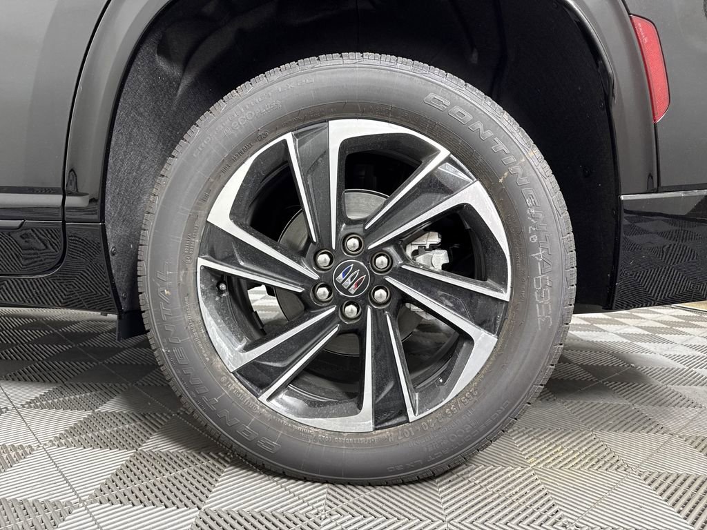 2026 Buick Enclave Sport Touring photo 18