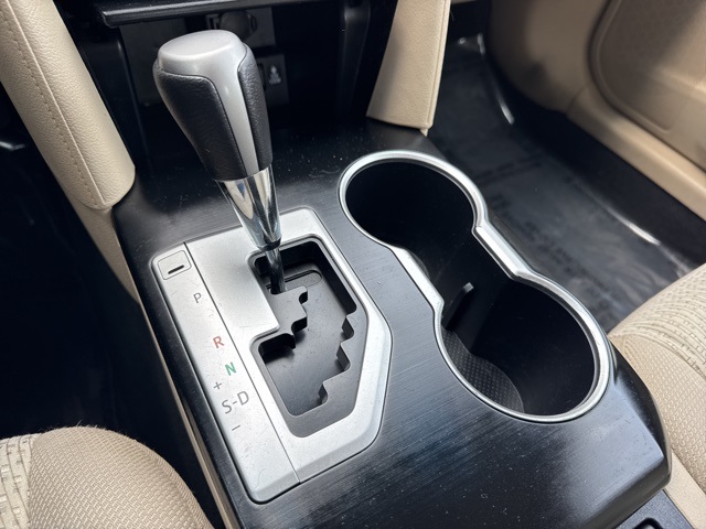 2014 Toyota Camry L photo 18