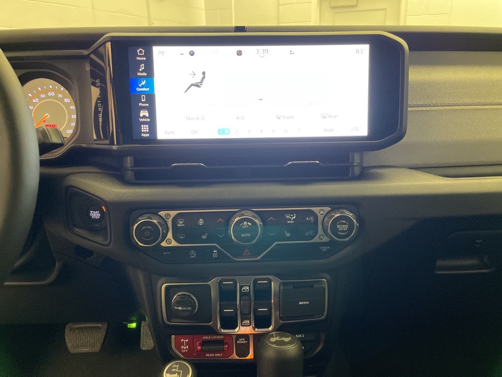2025 Jeep Wrangler photo 8
