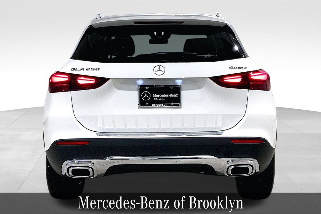 2025 Mercedes Benz GLA 250 4MATIC photo 3