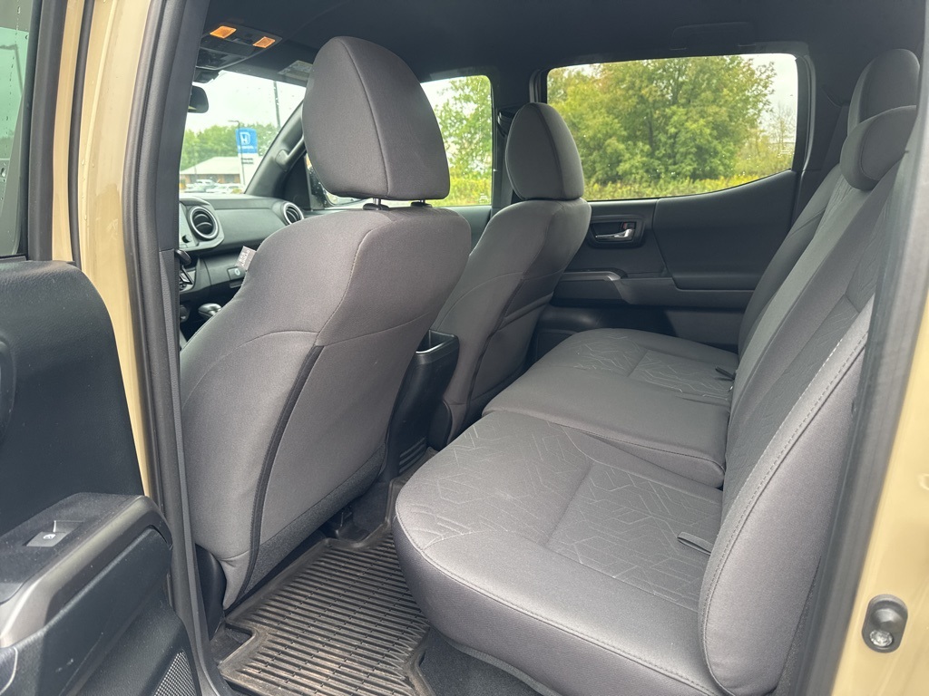 2018 Toyota Tacoma TRD Off-Road photo 15