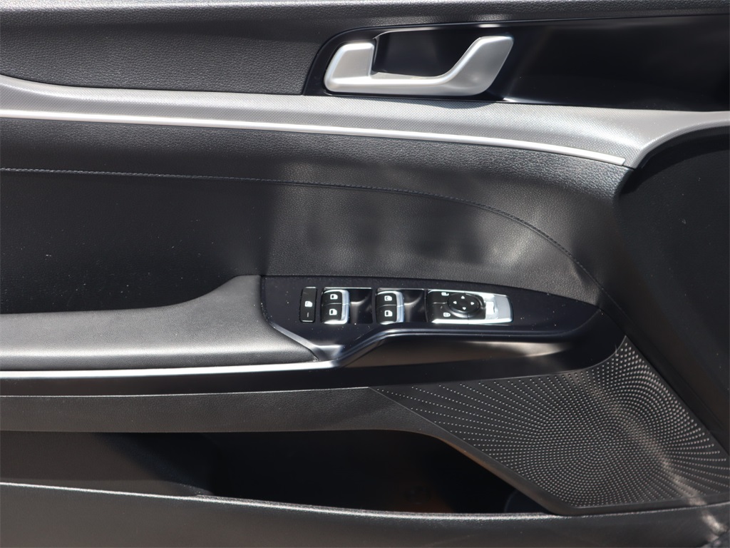 2023 Kia K5 LXS photo 13