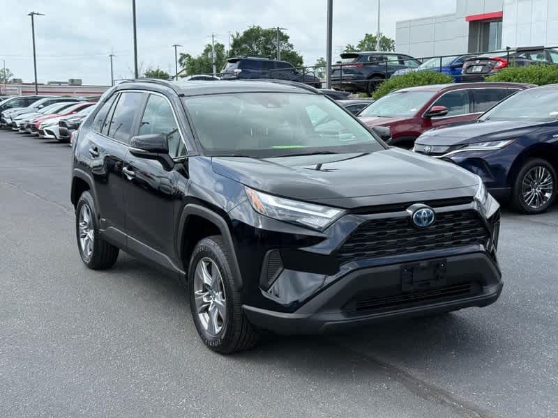 2022 Toyota RAV4 XLE's photo