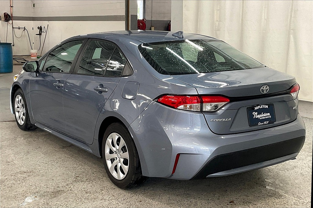 2022 Toyota Corolla LE photo 9