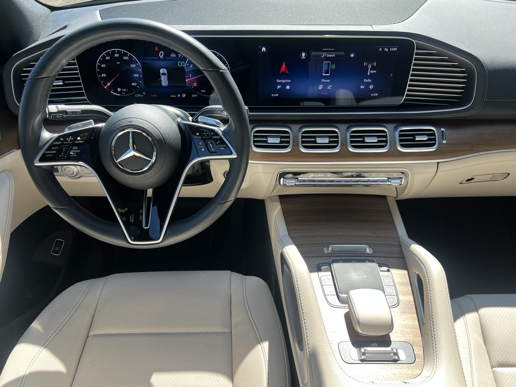 2024 Mercedes Benz GLS 450 4MATIC photo 13