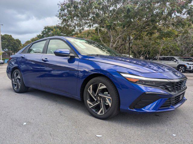 2025 Hyundai Elantra SEL Convenience photo 2