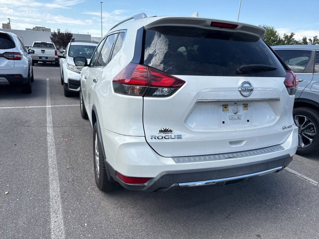 2018 Nissan Rogue SV photo 14