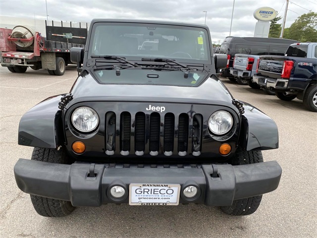 2012 Jeep Wrangler Sahara photo 9