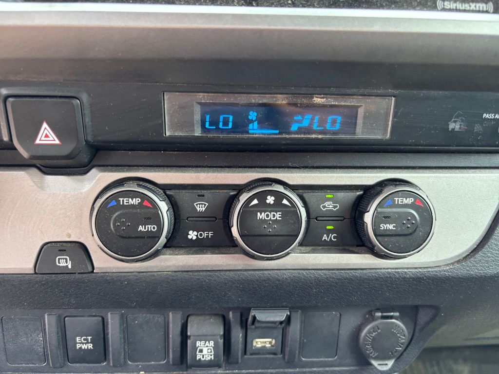 2023 Toyota Tacoma SR5 photo 12
