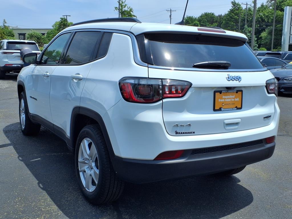 2022 Jeep Compass Latitude photo 3