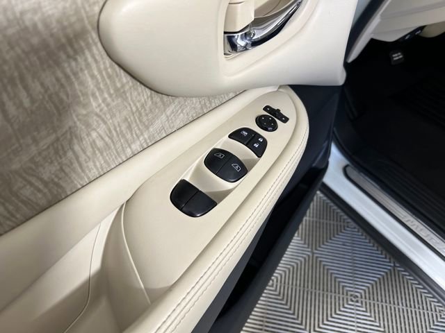 2021 Nissan Murano SV photo 11