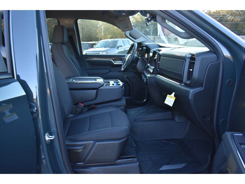 2025 Chevrolet Silverado 1500 LT photo 18