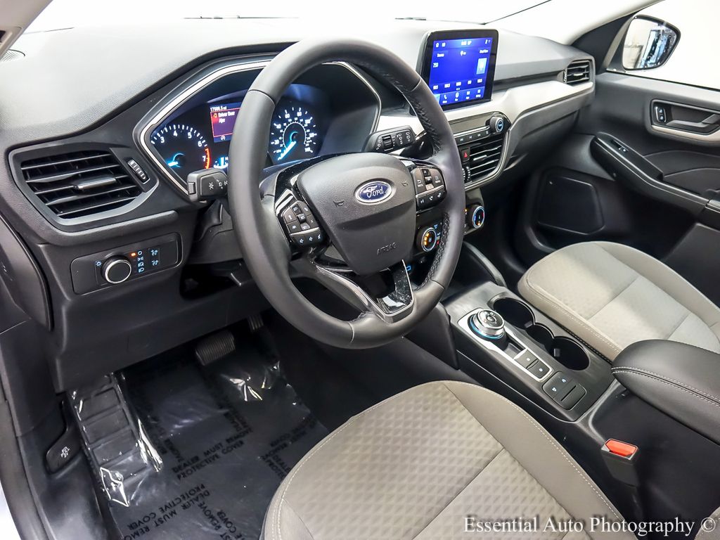 2022 Ford Escape SE photo 8