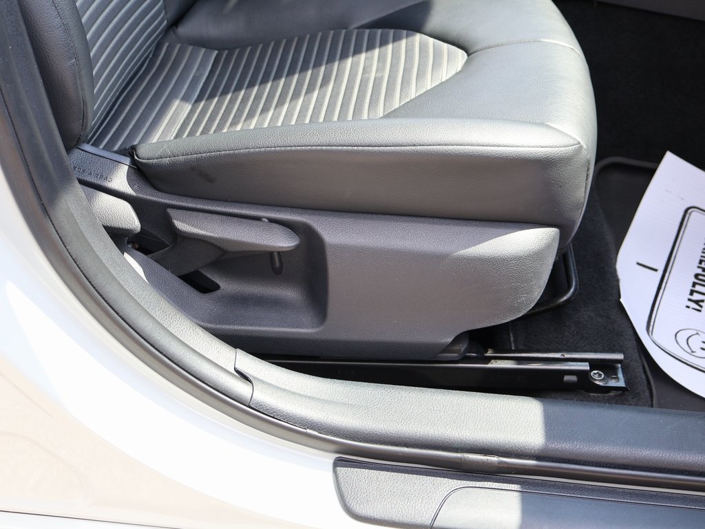 2022 Toyota Camry SE photo 10