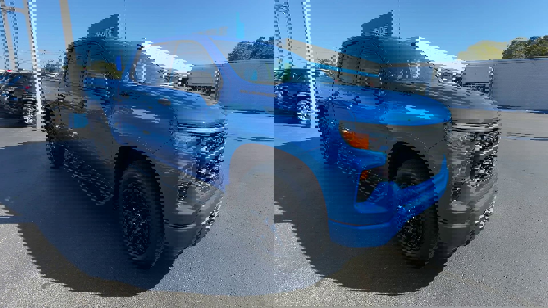 2024 Chevrolet Silverado 1500 photo 2