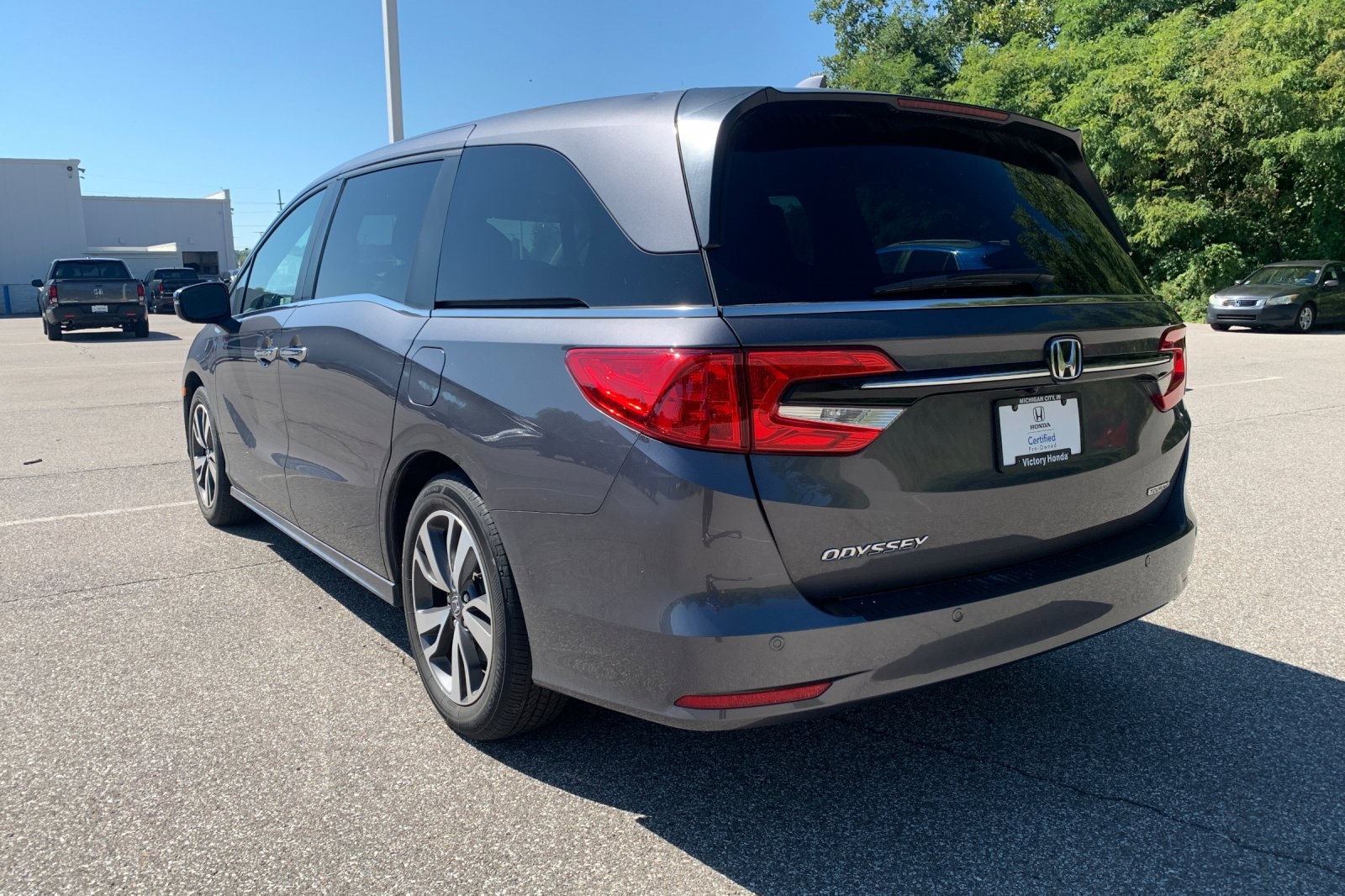 2023 Honda Odyssey Touring photo 3