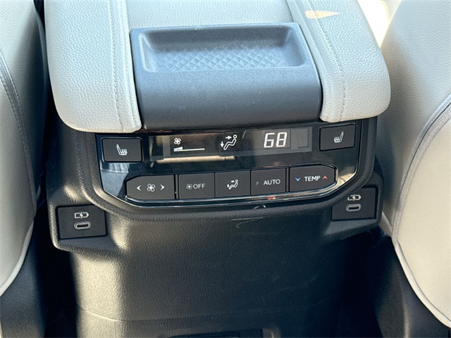 2024 Toyota Grand Highlander Limited photo 23