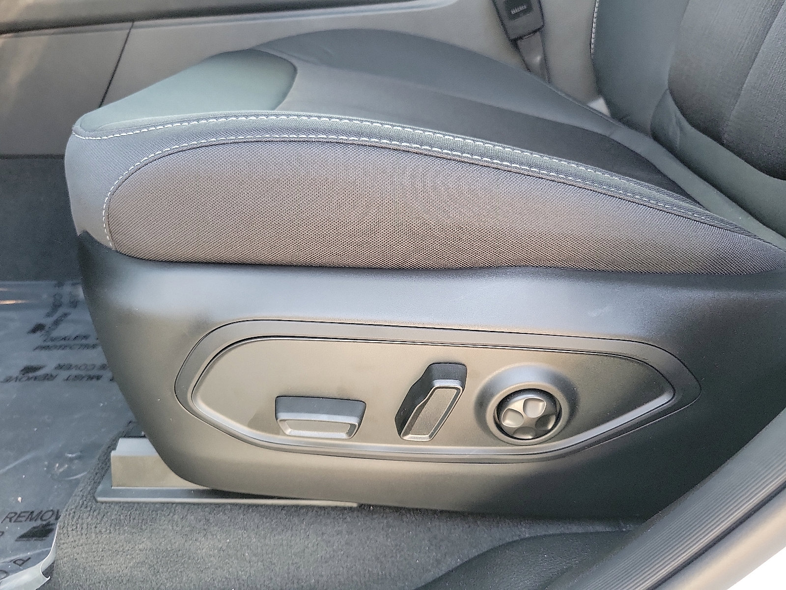 2025 Jeep Grand Cherokee Laredo X photo 9