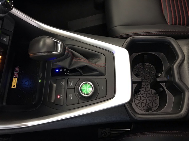 2025 Toyota RAV4 Hybrid XSE photo 19