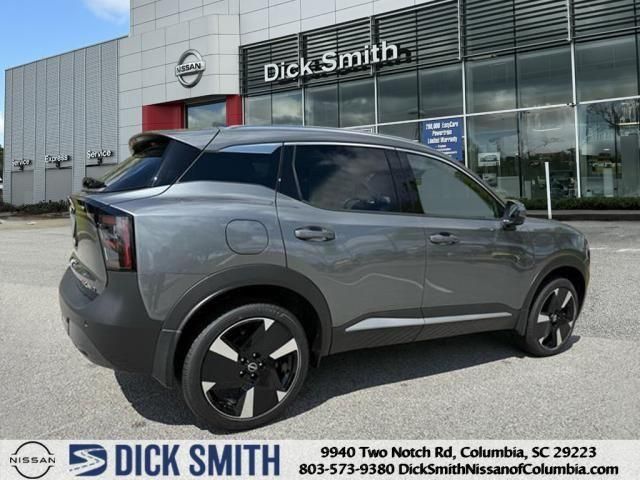 2025 Nissan Kicks SR photo 2