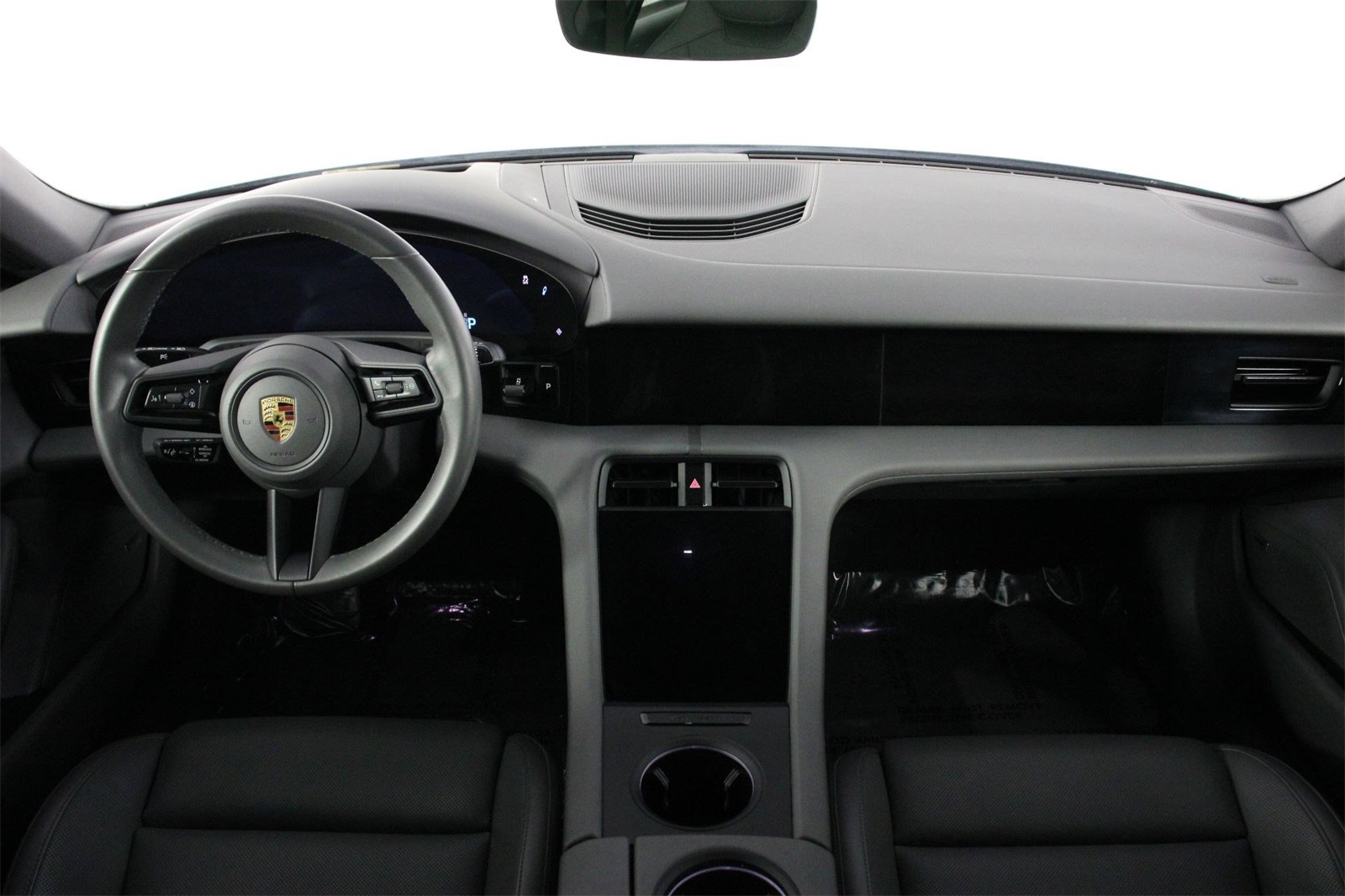 2022 Porsche Taycan photo 11