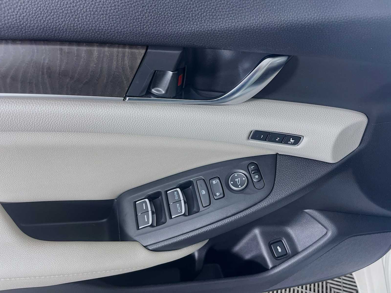 2021 Honda Accord EX-L photo 14