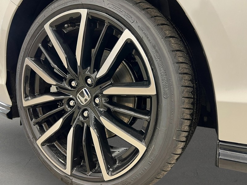 2025 Honda Accord Hybrid Touring photo 10