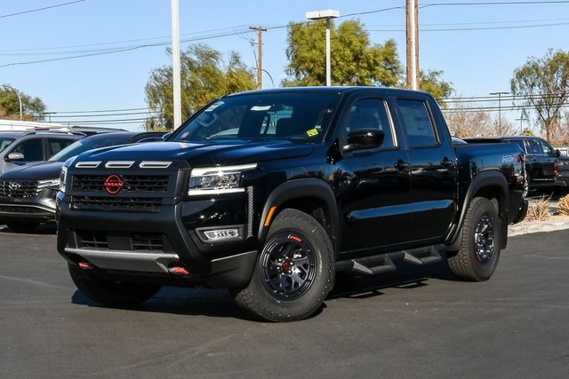 2026 Nissan Frontier PRO-4X's photo