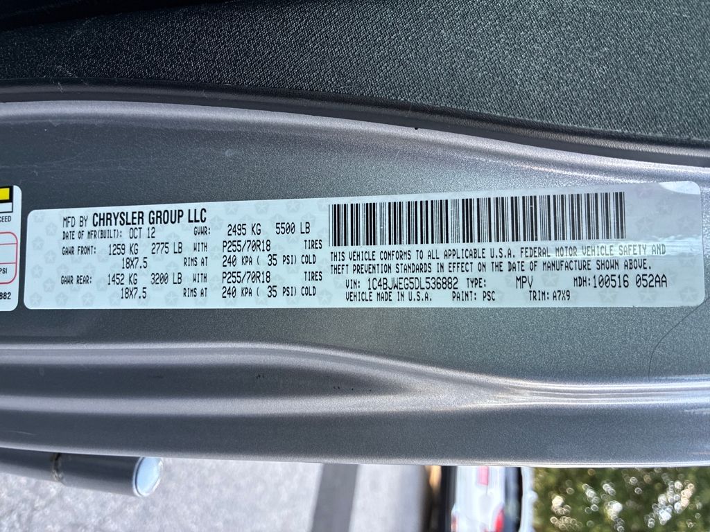 2013 Jeep Wrangler Unlimited Sahara photo 28