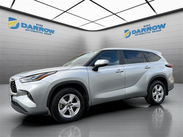 2024 Toyota Highlander LE's photo