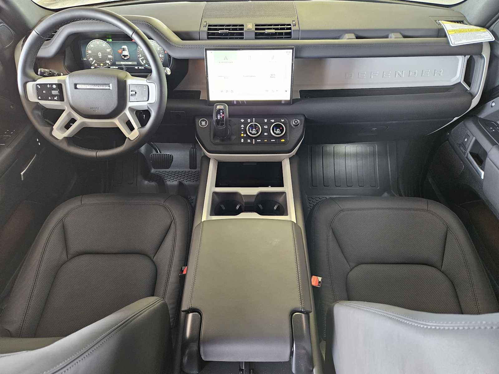 2025 Land Rover Defender 110 X-Dynamic SE photo 24
