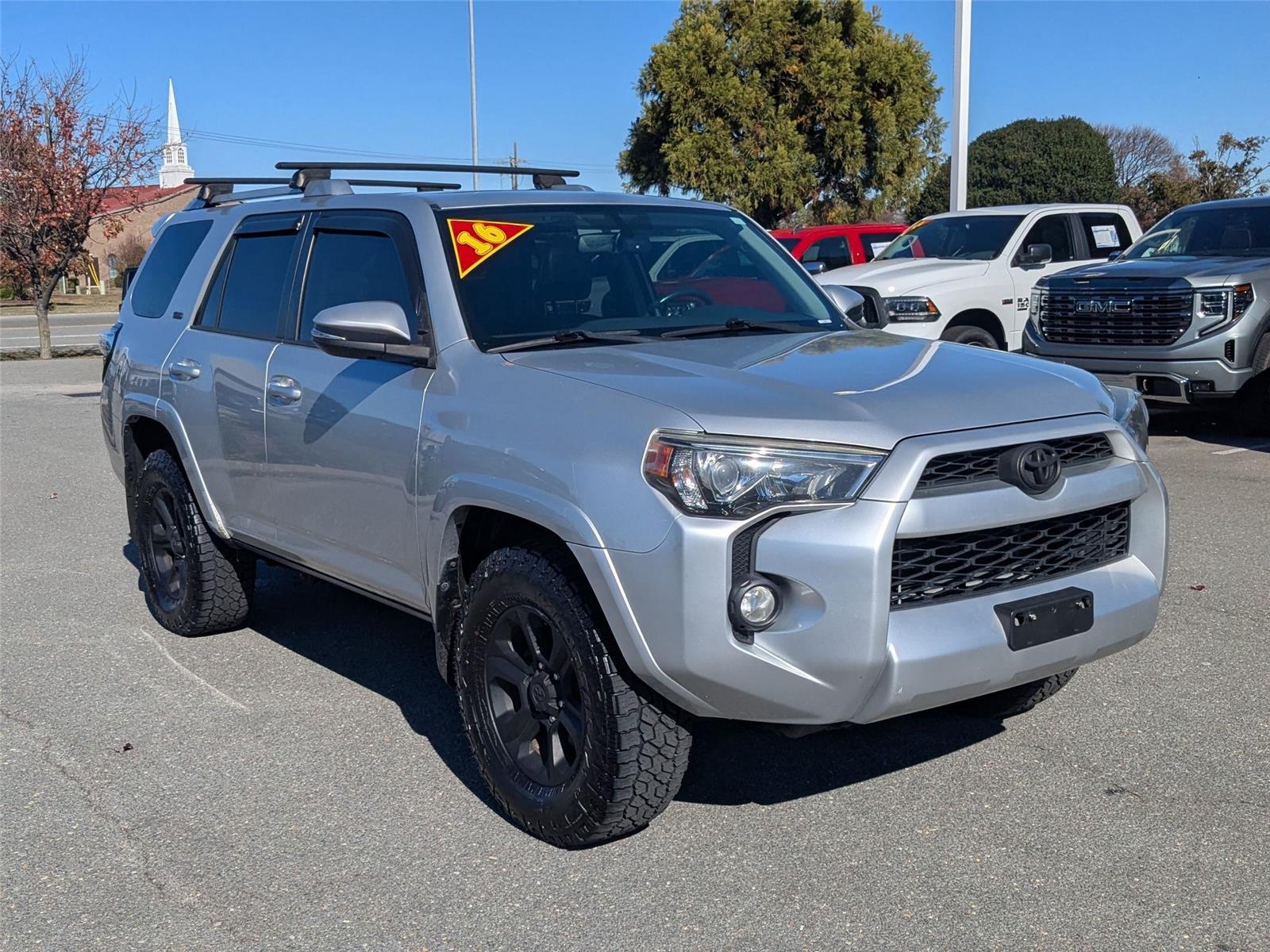 2016 Toyota 4Runner SR5 photo 3