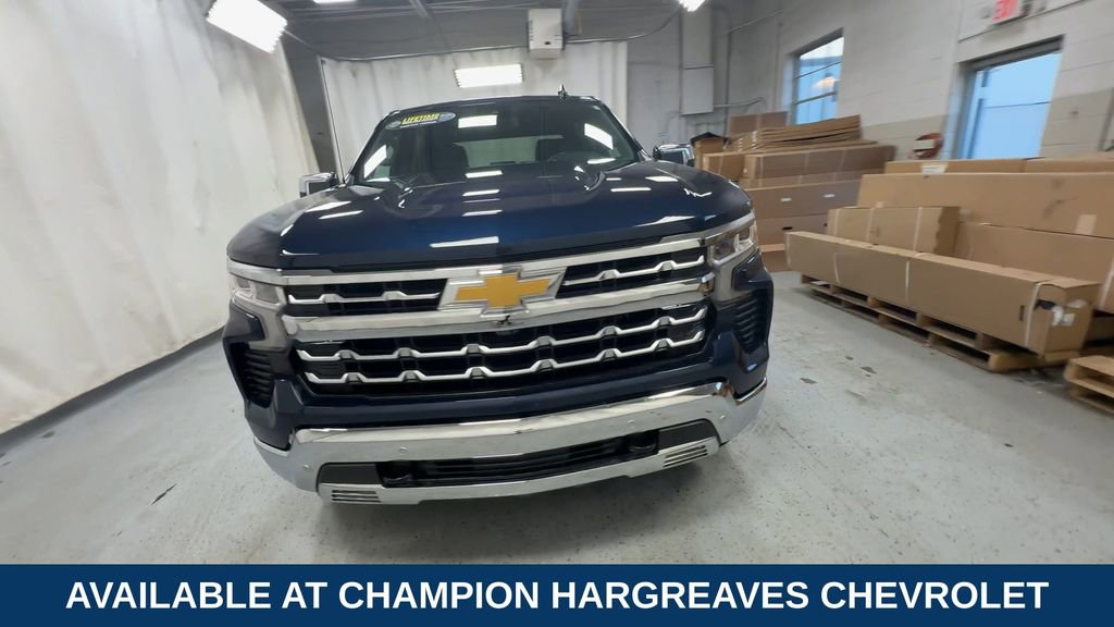 2022 Chevrolet Silverado 1500 LTZ photo 2
