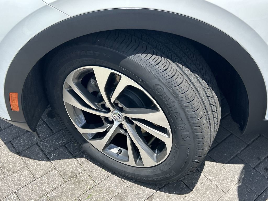 2022 Buick Envision Essence photo 33