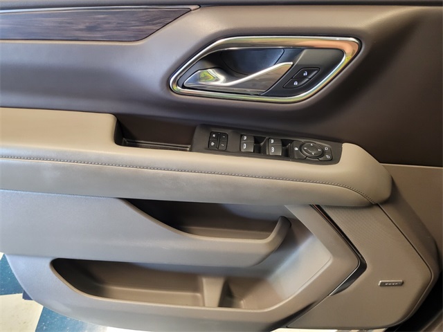 2023 Chevrolet Suburban LT photo 22
