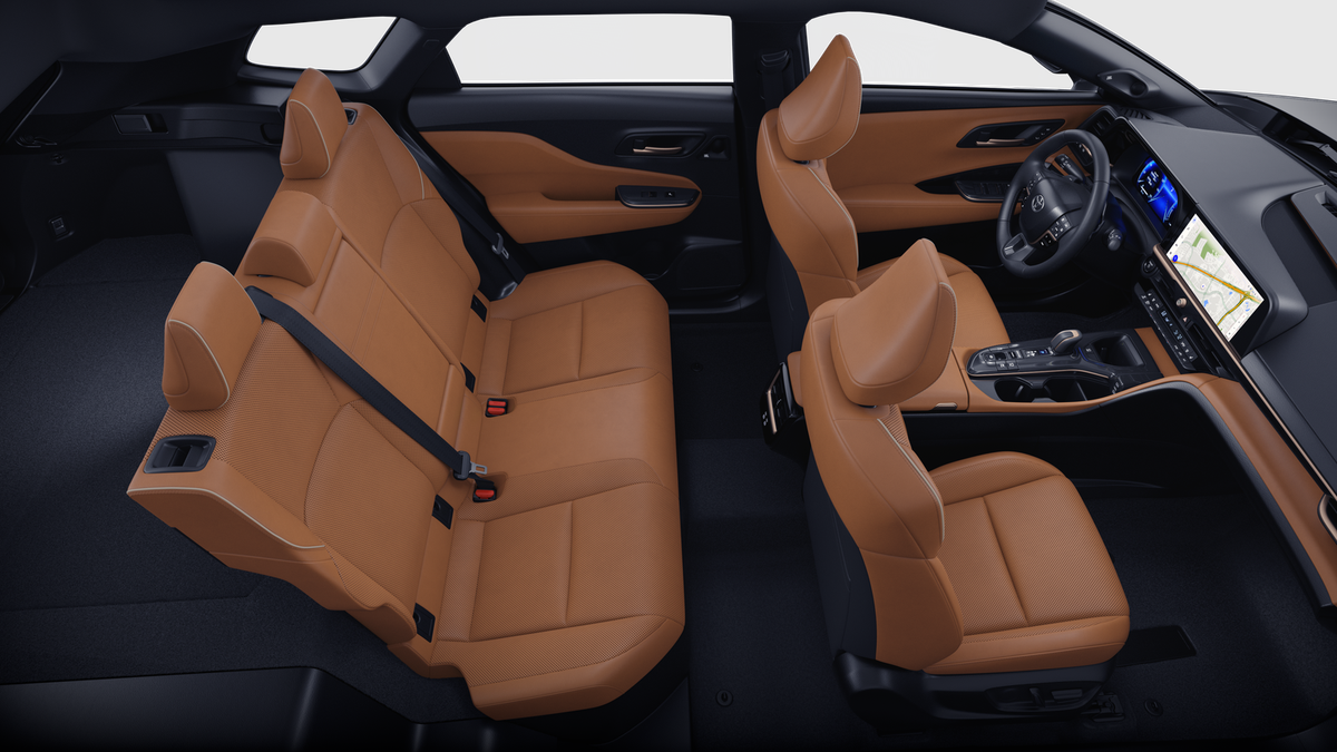 2025 Toyota Crown Signia Limited photo 4