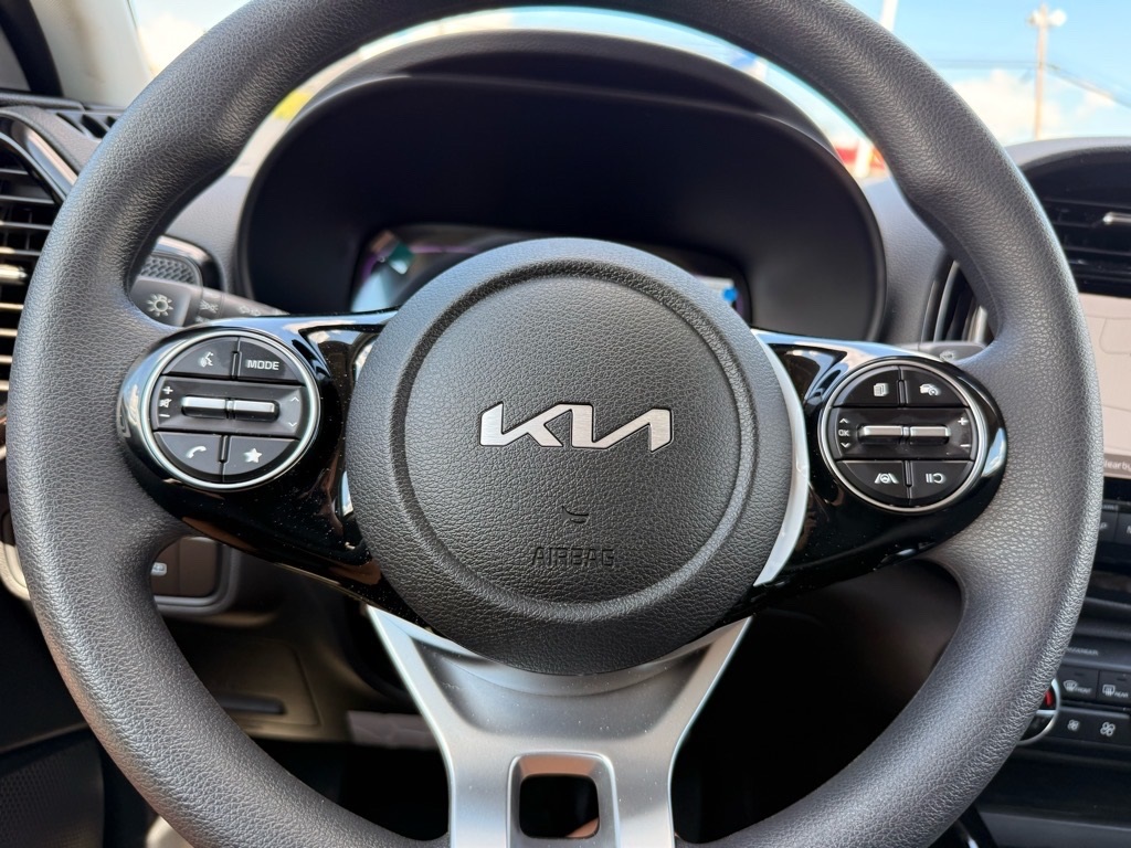2023 Kia Soul S photo 12