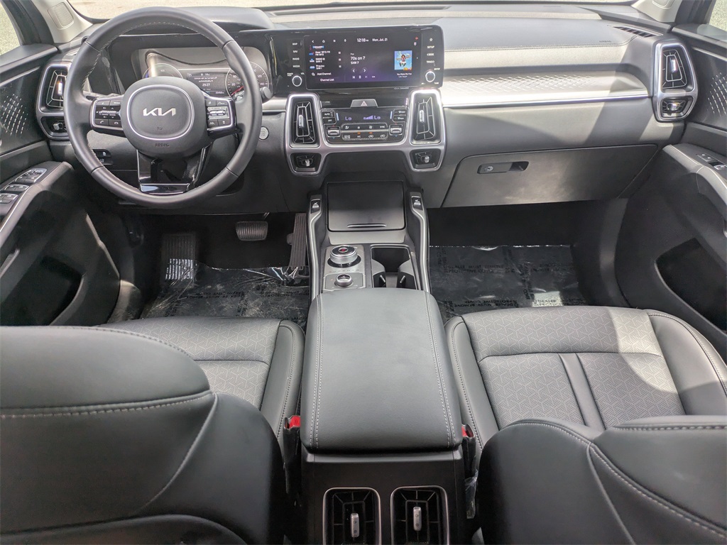 2023 Kia Sorento Hybrid EX photo 18