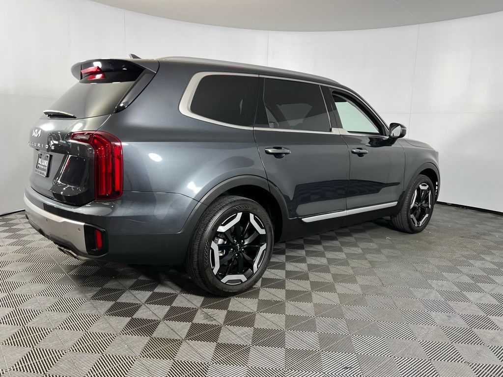 2024 Kia Telluride S photo 3