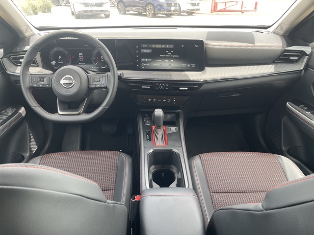 2025 Nissan Kicks SR photo 13