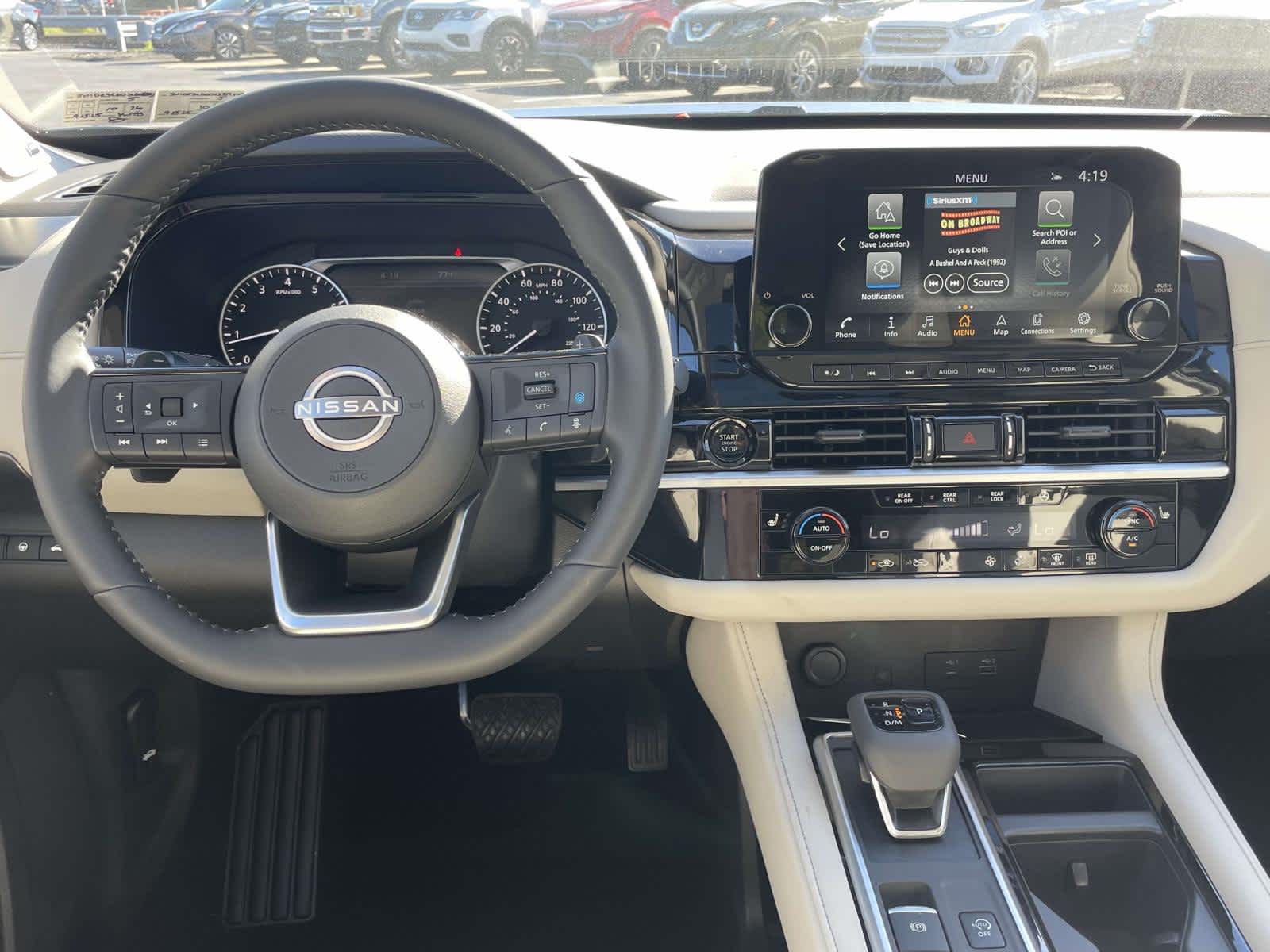 2025 Nissan Pathfinder SL photo 21