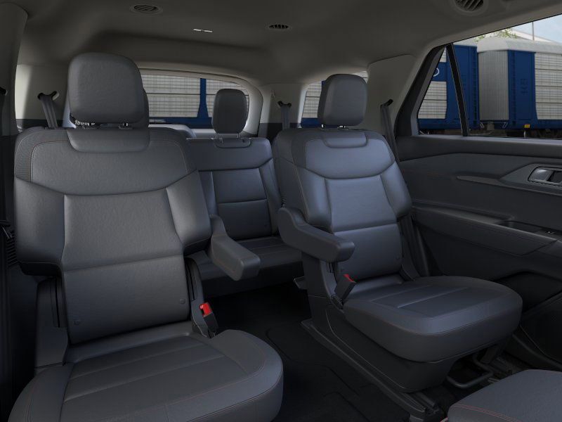 2025 Ford Explorer photo 9
