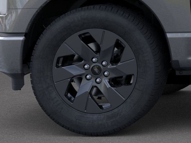 2025 Ford F-150 Lightning Lariat photo 19