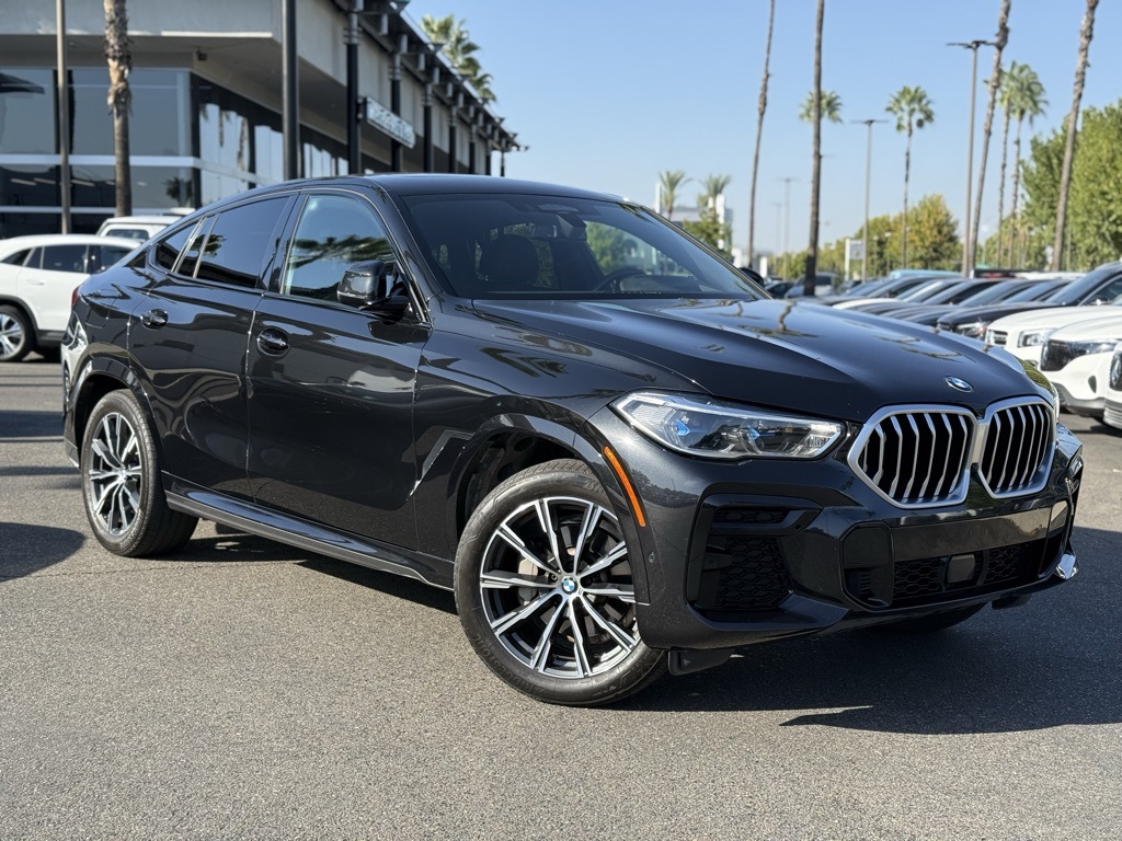 2022 BMW X6 40i's photo