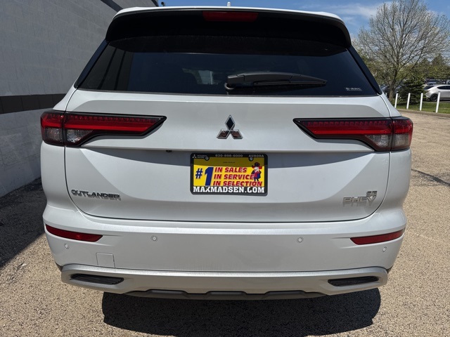 2025 Mitsubishi Outlander PHEV SE photo 4
