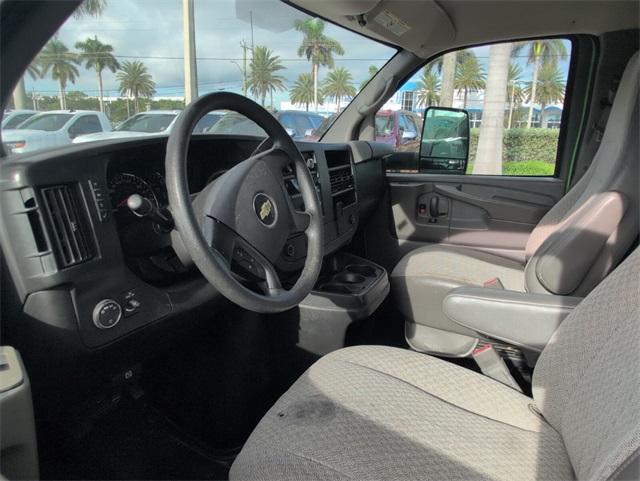 2015 Chevrolet Express 3500 Work Van photo 3