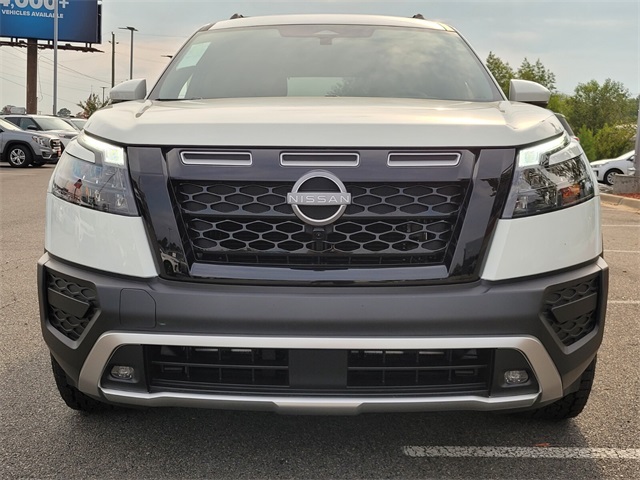 2025 Nissan Pathfinder Rock Creek photo 2