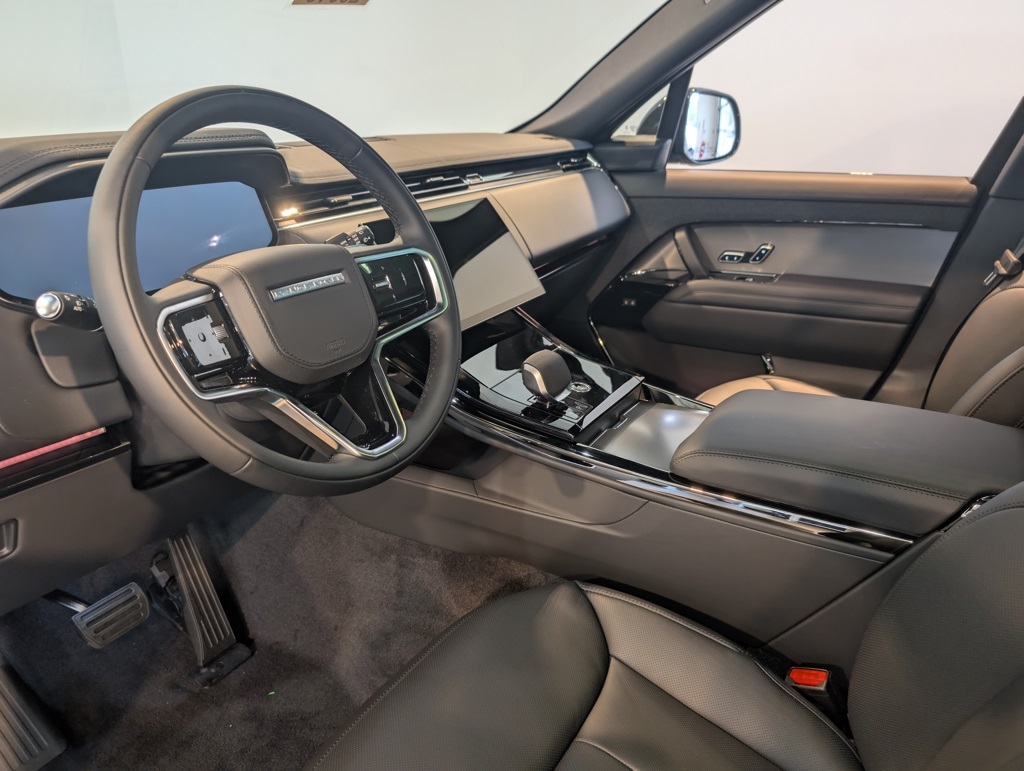 2025 Land Rover Range Rover Sport SE photo 11