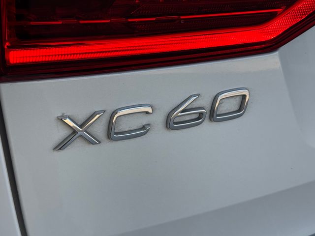 2022 Volvo XC60 B5 Inscription photo 46
