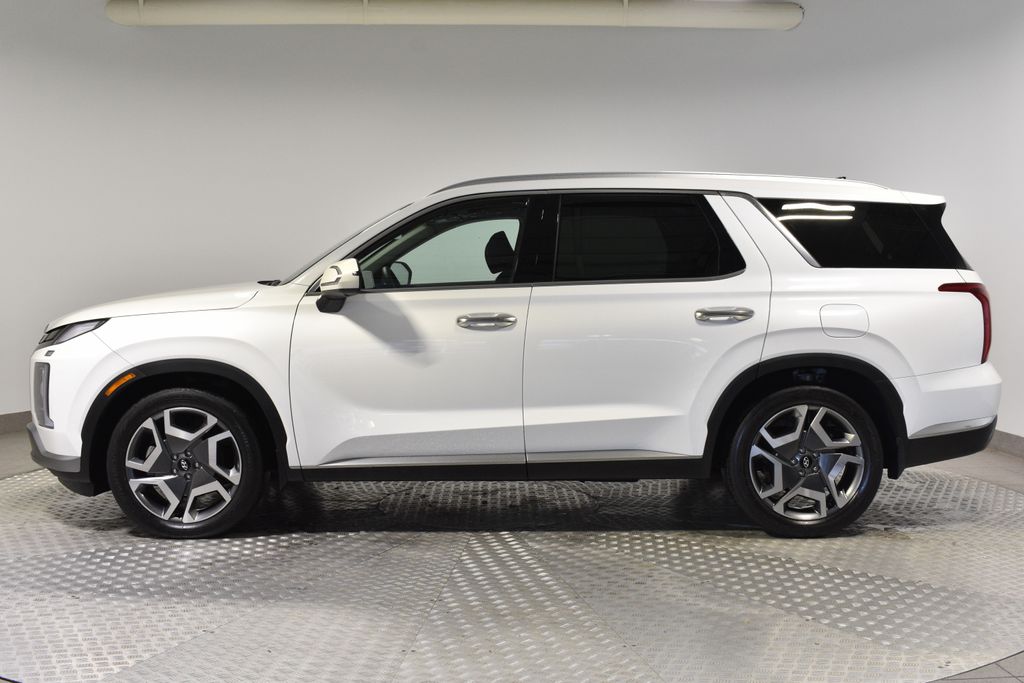 2023 Hyundai Palisade Limited photo 2